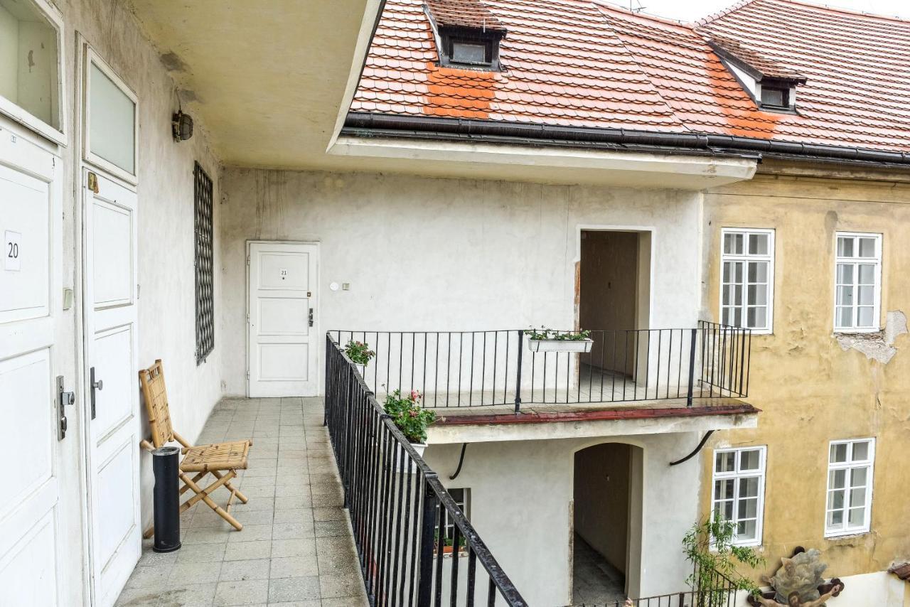 Prague Locals Monastery Apartments Exterior foto